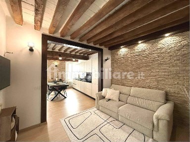 Trilocale via Aldo Manuzio, 13, Centro Storico, Carpi