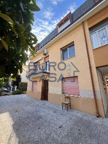 Trilocale via Vittorio Veneto 14, Centro, Formigine