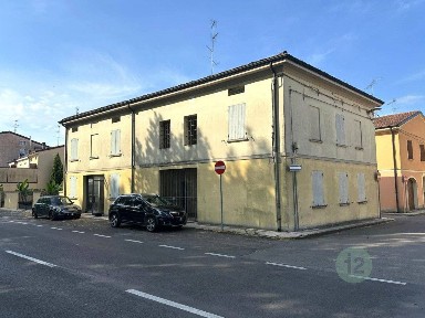 Mirandola, Viale Circonvallazione Est