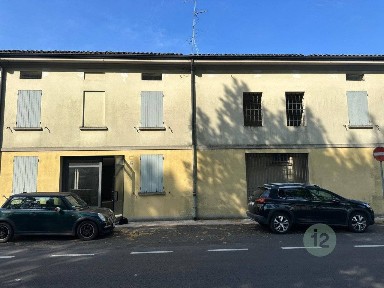 Mirandola, Viale Circonvallazione, 94