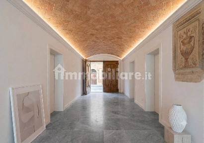 Trilocale via cesare battisti 54, Centro Storico, Carpi