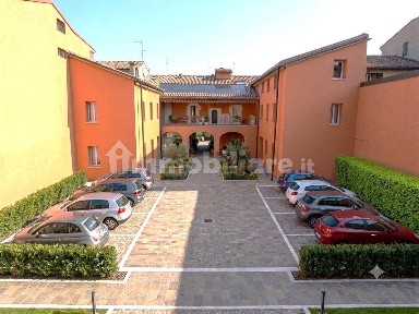 Carpi, Centro Storico, via cesare battisti 54