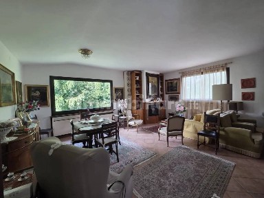 Appartamento via Poggigrilli, Centro, Pievepelago