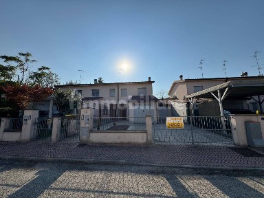 Quadrilocale ottimo stato, su più livelli, Centro, Concordia sulla Secchia