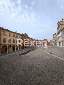 Quadrilocale da ristrutturare, terzo piano, Centro Storico, Modena