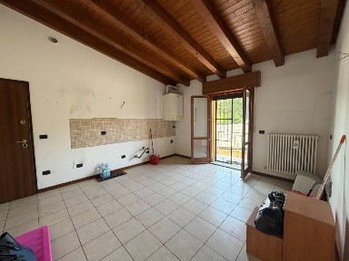 Trilocale ottimo stato, secondo piano, Centro, Pavullo nel Frignano
