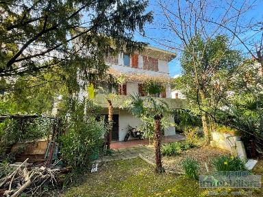 Pesaro, Porto, viale rovereto