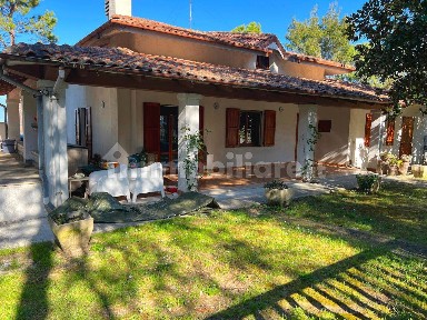 Villa unifamiliare via Serra, Vallefoglia