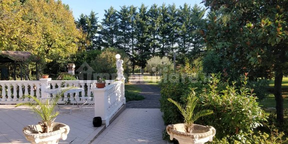 Villa unifamiliare, buono stato, 293 m², Cuccurano - Carrara, Fano