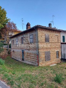 Villa unifamiliare viale Riccardo Zandonai 13, Centro, Mombaroccio
