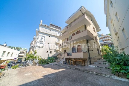 Appartamento in villa via Circonvallazione 6, Centro, Gabicce Mare