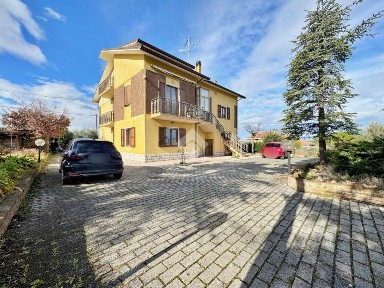 Villa bifamiliare via farneto 1, Montelabbate