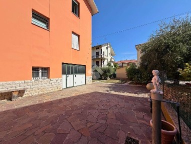 Villa bifamiliare via farini, Villa Fastiggi, Pesaro