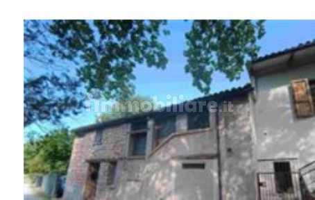 Villa all'asta via Case Nuove 40, Acqualagna