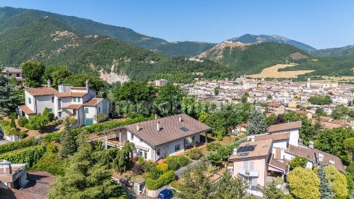 Villa unifamiliare via Timoteo Viti 17, Centro, Cagli