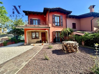 Villa bifamiliare via Giardino, 1, Piagge, Terre Roveresche