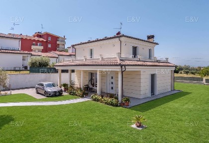 Villa unifamiliare viale della Libertà, Centro, San Costanzo