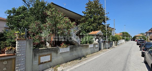 Villa unifamiliare via Saturno, Marotta, Mondolfo
