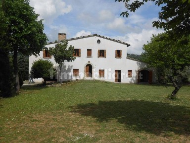 Villa unifamiliare via John Fitzgerald Kennedy, quartiere Mercatale, Vallerea, Centro, Pergola