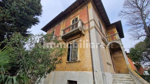 Villa bifamiliare viale Cesare Rossi, Ospedale, Fano
