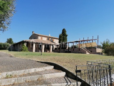 Villa unifamiliare, ottimo stato, 435 m², Centro, San Costanzo