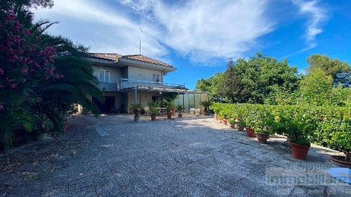 Villa unifamiliare, buono stato, 657 m², Ledimar - Baratoff, Pesaro