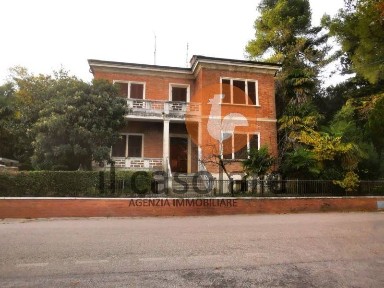 Villa unifamiliare via Peschiera 14, Centro, Cartoceto