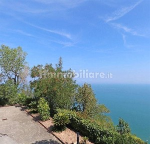 Villa unifamiliare Strada delle Rive di Fiorenzuola, Monte San Bartolo, Pesaro