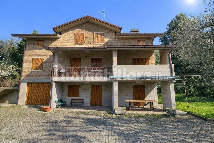 Villa unifamiliare Strada Madonna del Monte, Villa Fastiggi, Pesaro