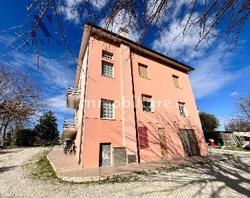 Villa bifamiliare, buono stato, 420 m², Mondolfo