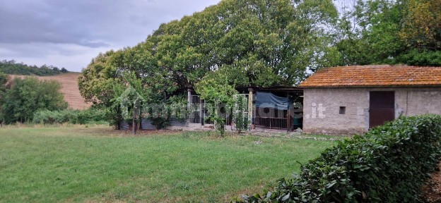 Villa bifamiliare, buono stato, 393 m², Colli al Metauro
