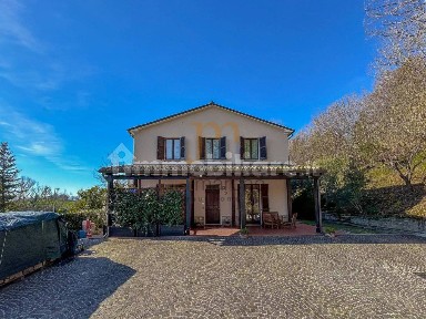 Villa unifamiliare via piano mondavio, Centro, Mondavio
