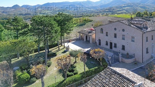 Villa unifamiliare, ottimo stato, 375 m², Cagli