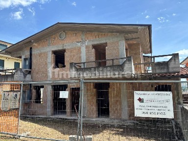 Villa plurifamiliare via delle Querce, Tavernelle, Colli al Metauro