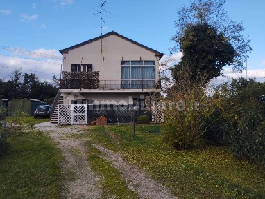 Villa bifamiliare Strada di Fontesecco, Villa Fastiggi, Pesaro