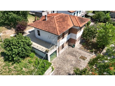 Villa unifamiliare, da ristrutturare, 184 m², Centro, Montecalvo in Foglia