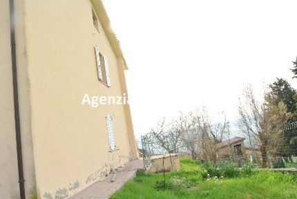 Villa bifamiliare, buono stato, 200 m², Montecalvo in Foglia
