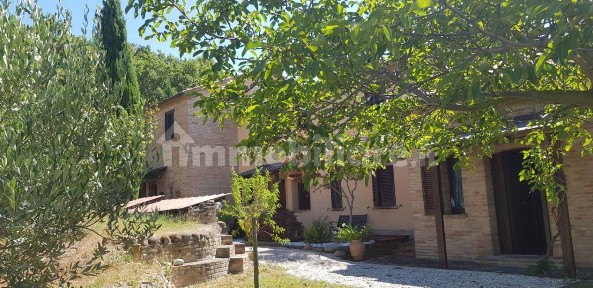Villa unifamiliare Serrungarina, Colli al Metauro