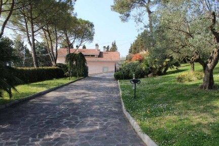 Villa bifamiliare, buono stato, 304 m², Montelabbate