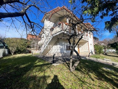 Villa bifamiliare, buono stato, 295 m², Centro, Mercatino Conca
