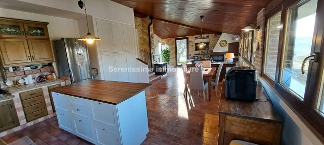Villa unifamiliare, ottimo stato, 300 m², San Donato, Urbino