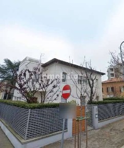 Villa all'asta via Cesare Battisti, Pesaro
