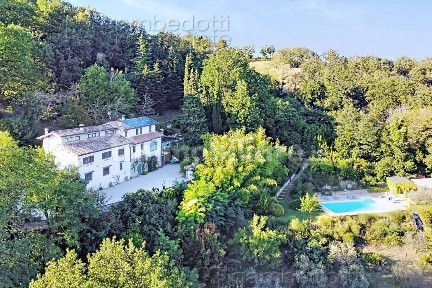Villa unifamiliare, buono stato, 495 m², Urbino