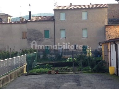 Villa unifamiliare, da ristrutturare, 220 m², Centro, Apecchio