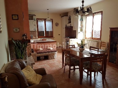 Villa bifamiliare, buono stato, 450 m², Montelabbate