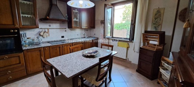 Villa unifamiliare, ottimo stato, 313 m², Castello, Montelabbate