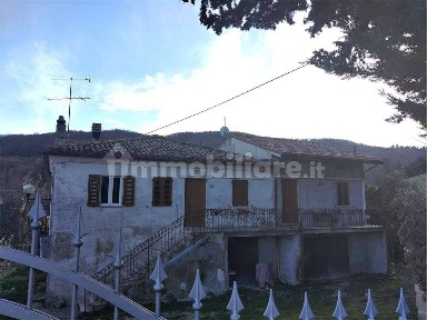 Villa unifamiliare, buono stato, 500 m², Urbino