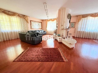 Villa unifamiliare, ottimo stato, 300 m², Centro, Fossombrone