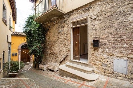 Trilocale vicolo san quirico, 3, Centro, Todi
