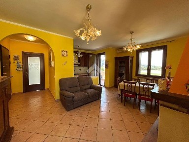 Trilocale via Flaminia Sud, Vescia, Belfiore, Scanzano, Foligno